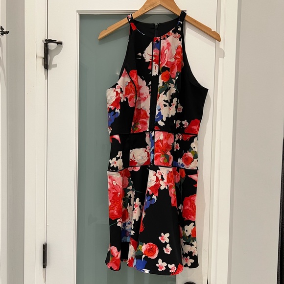 Guess Dress - Picture 2 of 4